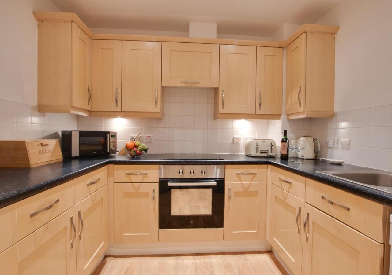 Cosy Hub Apartment Уитби Екстериор снимка