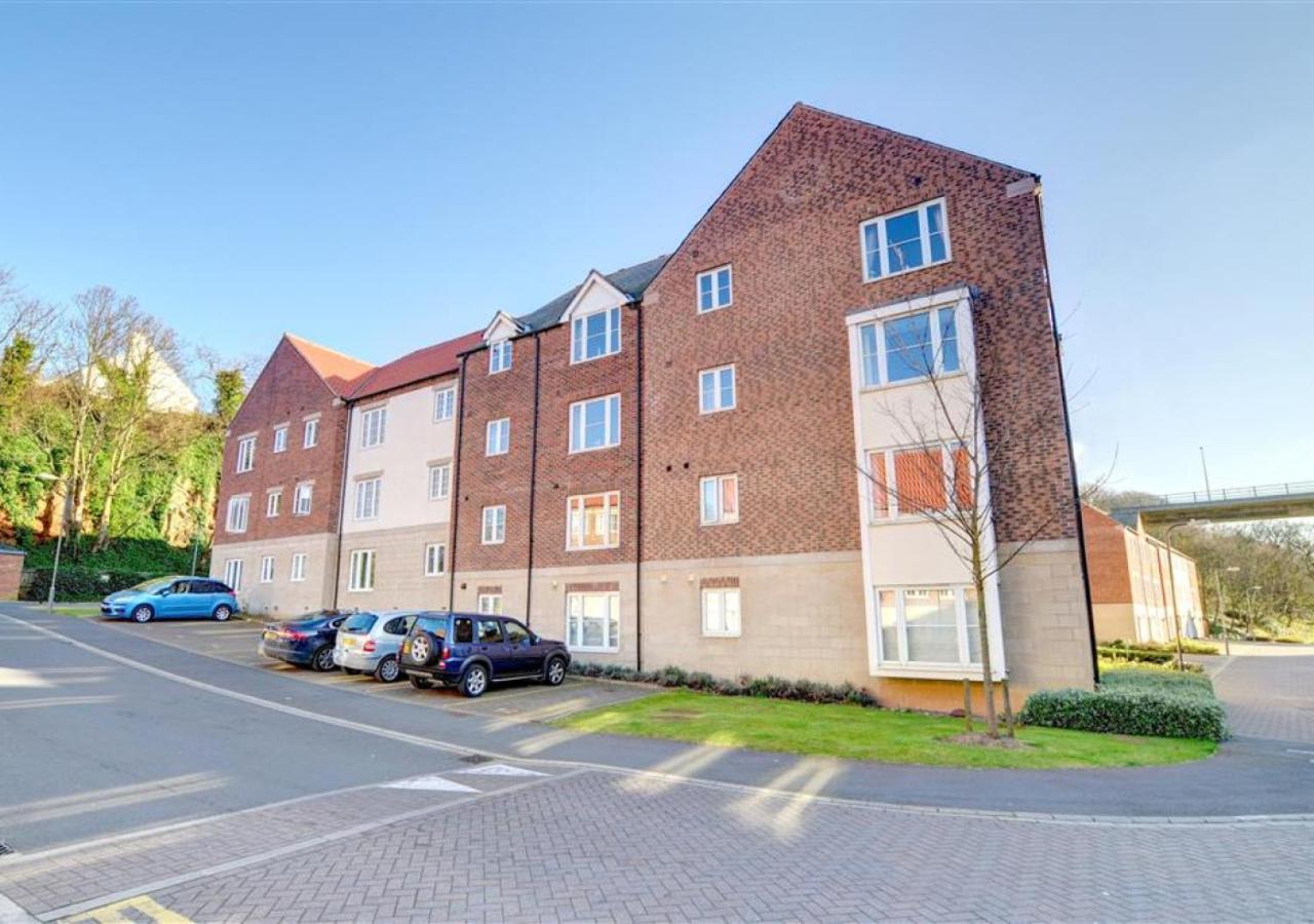 Cosy Hub Apartment Уитби Екстериор снимка