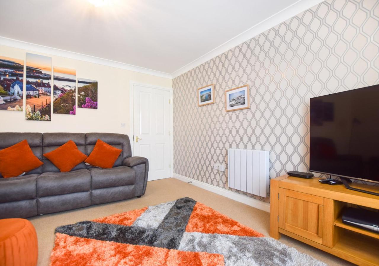 Cosy Hub Apartment Уитби Екстериор снимка